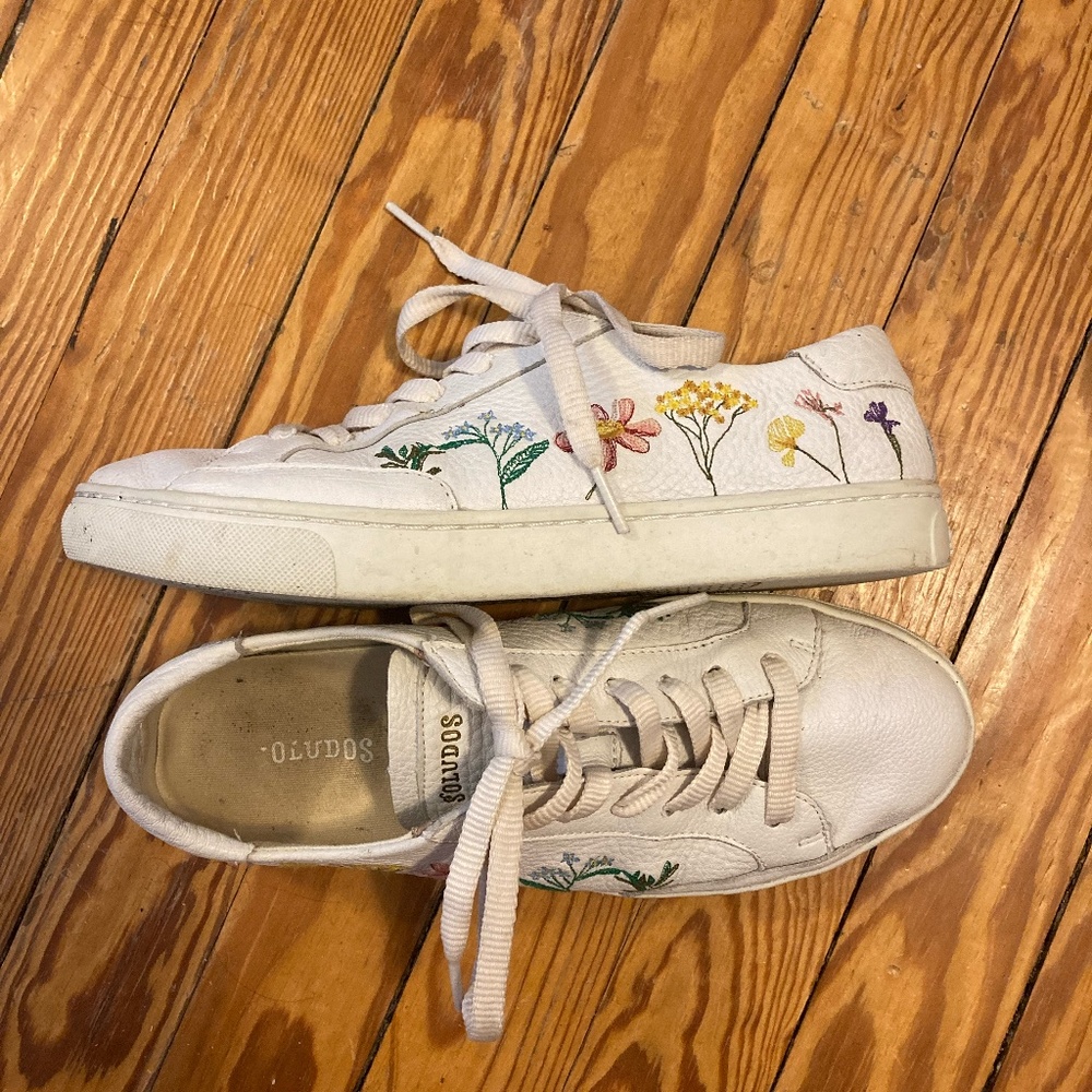 Floral Embroidered Leather Soludos Sneakers